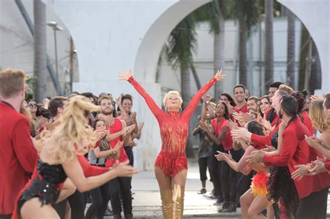  「Xuxa Dancing Queen」 Carnaval の熱狂！ブラジルの国民的スターが再びステージに！